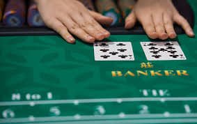 Antarmuka aplikasi zeus777 menampilkan akses ke sportsbook, live-dealer, dan permainan slot dari satu dashboard
